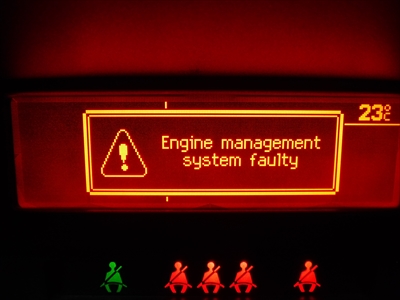 プジョー207 Engine management system faulty修理 ➡ ラジエーター