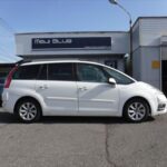 「シトロエンC4ピカソ 1.6Tエクスクルーシブ　水漏れ修理➡サーモハウジング+バイパスパイプ+ウォーターポンプ交換などです。」